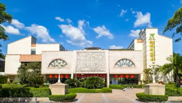 Check in at Xiangshun Longshan! A secluded vacation vibe with meditation + hot springs