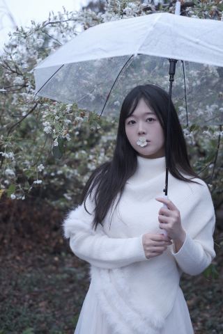 Склоны холмов вокруг Гуйлиня покрыты цветущим боярышником – идеальное место для фотосессий!