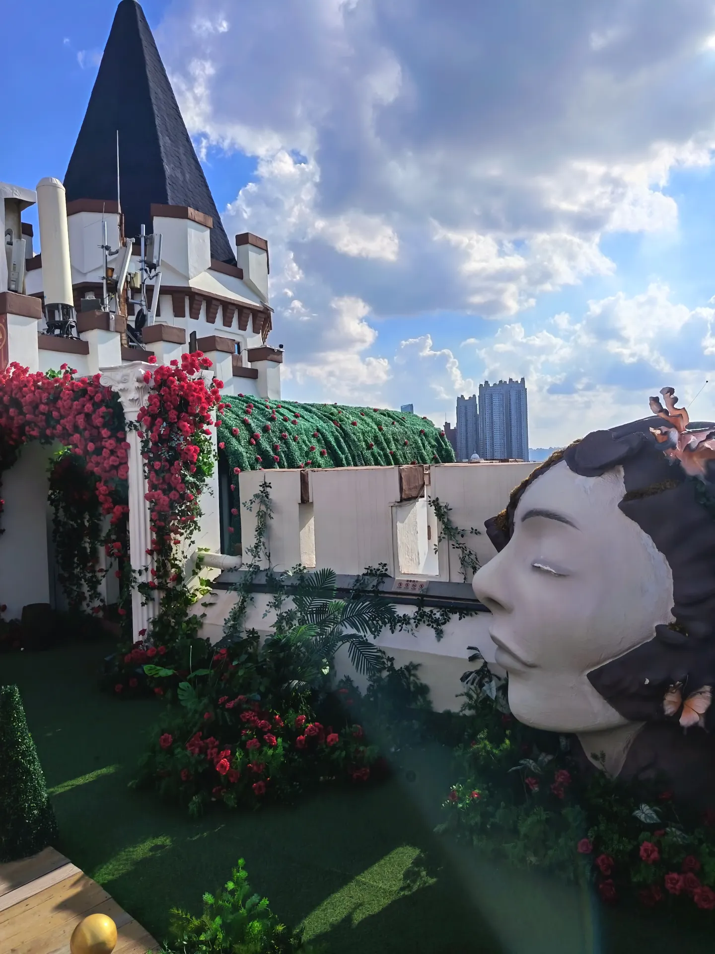 A fairytale world and abstract art!