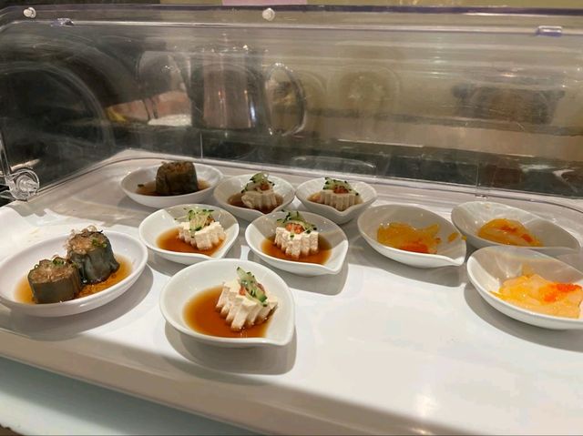 超滿足迪士尼酒店自助餐😆仲有得同卡通人物合照📸