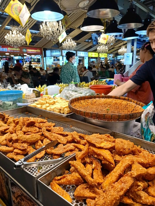 ตลาดสดธนบุรี ยกทะเลสด ร้านเด็ดดังมาให้ช้อปแล้ว