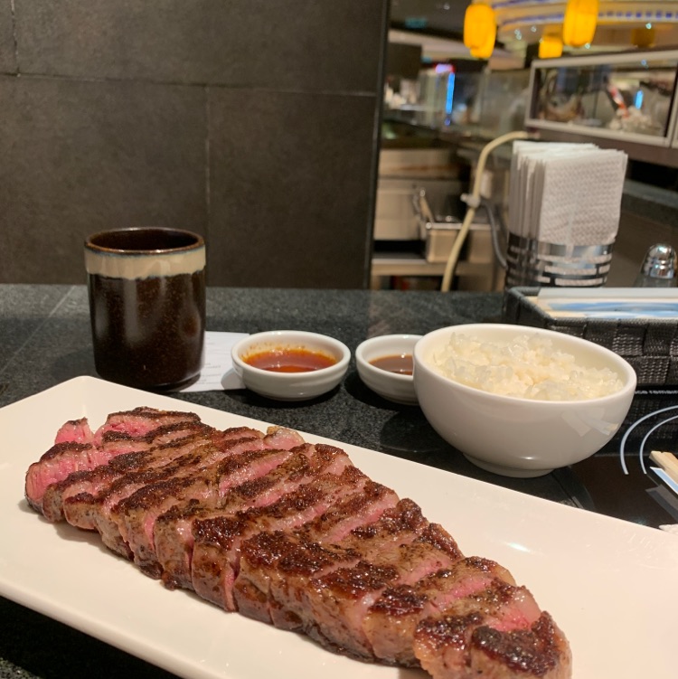 U birinchi marta portlatishni beradi