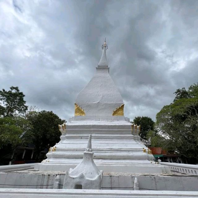 พระธาตุศรีสองรัก เลย