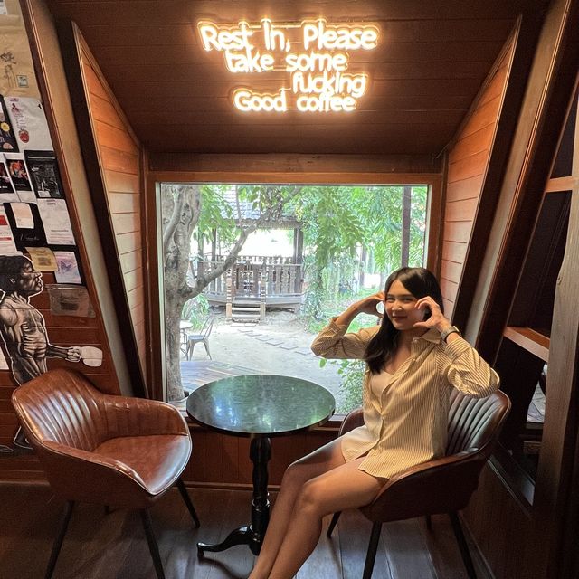 Road Dripper ร้านกาแฟเล็กๆ รสชาตดี ชาเขียวอร่อย