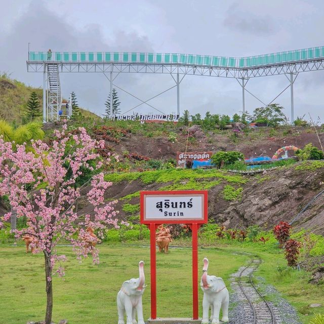 นั่งรถไฟจิ๋ว ชมวิวเขาค้อ