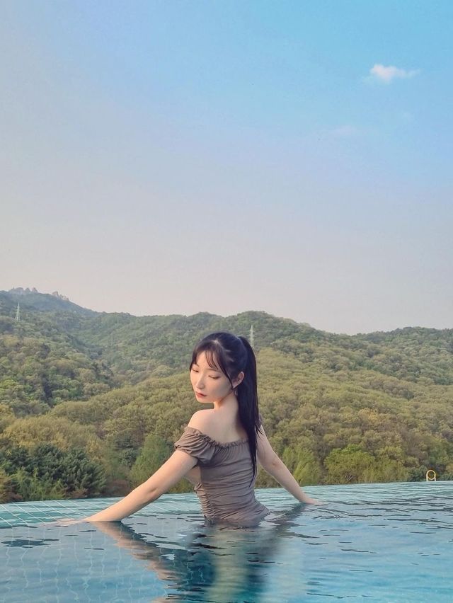 ⛰ Chosun Resort’s infinity pool with the sensibility of Mt. 
