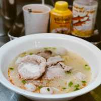 ก๋วยเตี๋ยวลูกชิ้นหมู เกาะสมุย ร้านอร่อยเมืองปากน้ำ
