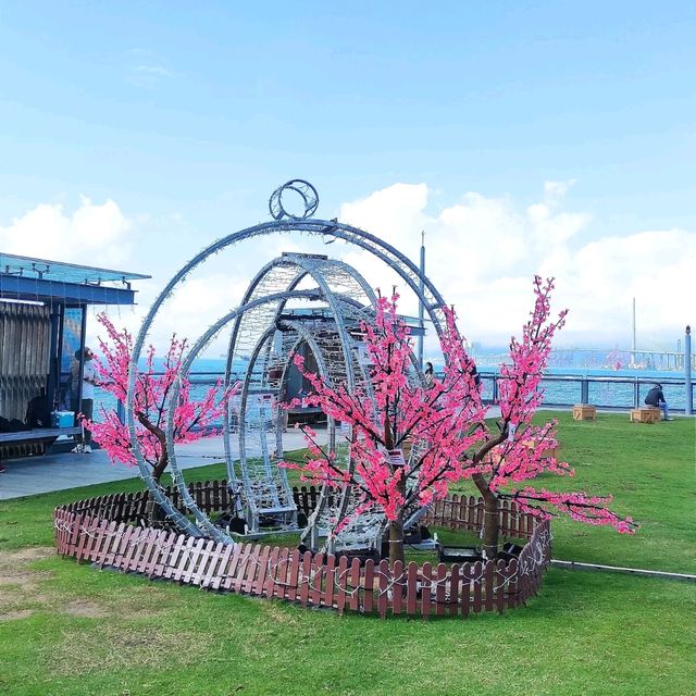 Leisure walk along the amazing Victoria harbour front