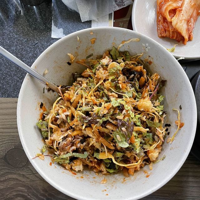 갈비집인데 육회비빔밥이 더 유명한 한빈갈비식육식당