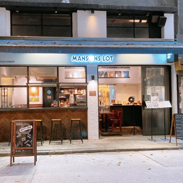 灣仔利東街附近的雅緻小店