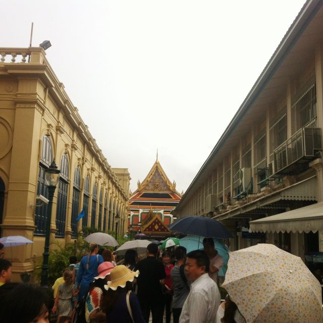 All that GLITTERS is the GRAND PALACE!