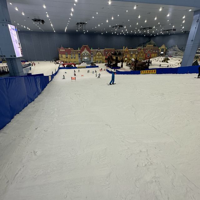 「南國也有滑雪勝地 - 廣州熱雪奇蹟」