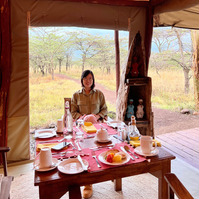 Breakfast in the African bush