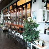 ร้านบรรยากาศร่มรื่นริมปิง ที่มี scone อร่อยมากๆ