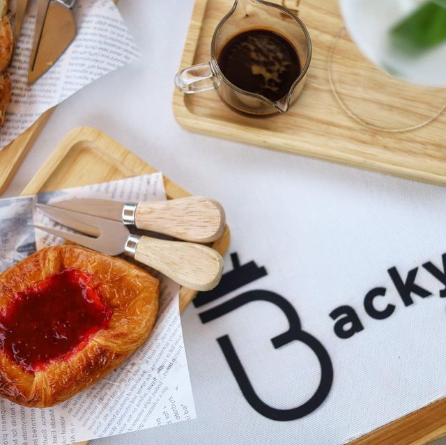 Backyard Cafe x TCT 