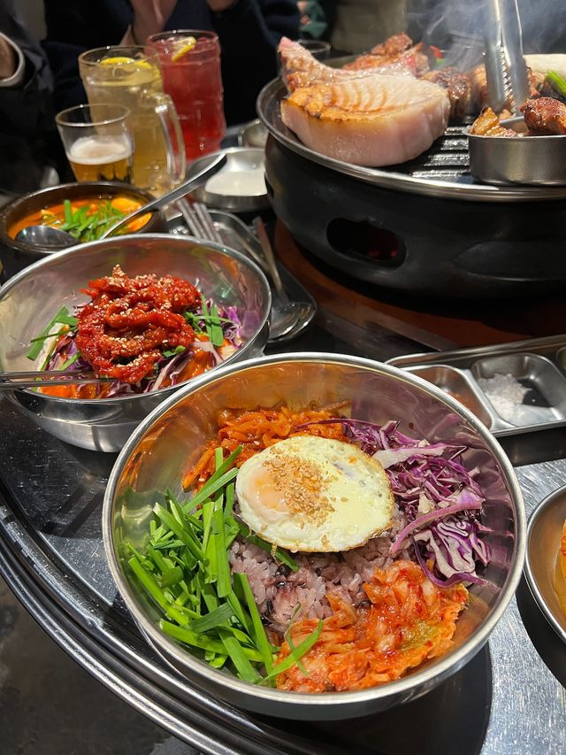 【韓国旅行】韓国グルメ"弘大"で味わう肉厚サムギョプサル