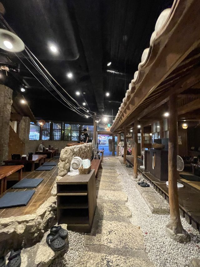 古色古香嘅沖繩料理餐廳
