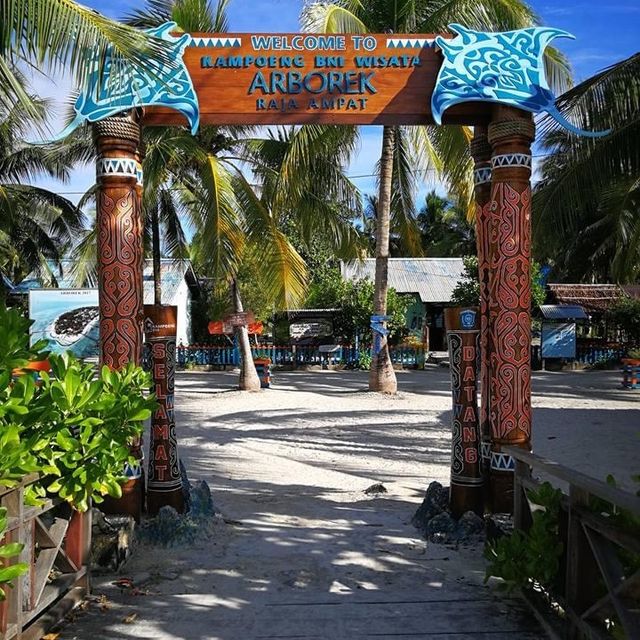 RAJA AMPAT. HEAVEN ON EARTH