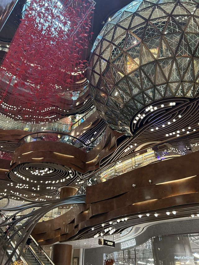 the most enchanting shopping mall ever😱❤️❤️