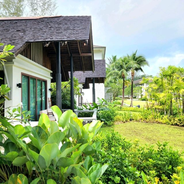 รีวิว Outtrigger Khao Lak Beach Resort