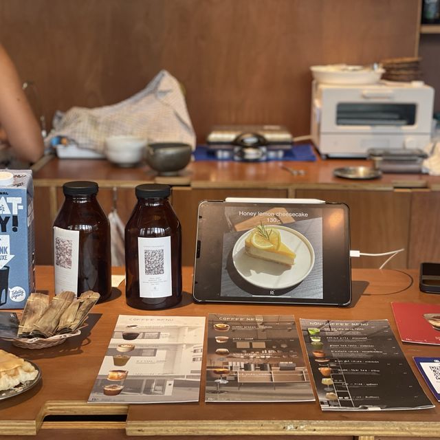คาเฟ่ย่านปากน้ำ สมุทรปราการ Re coffee community 