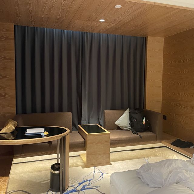 推介近拱北口岸來回澳門和珠海嘅金葉五洲皇冠酒店👑