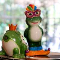 The Frog Prince Cafe & Eatery  🐸👑
คาเฟ่สวย อาหารอร่อย กิจกรรมเพียบ ✨
 