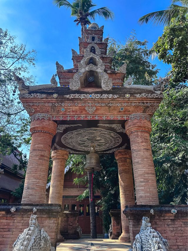 ขอพรความรัก การเงิน การเงิน ที่วัดโลกโมฬี เชียงใหม่