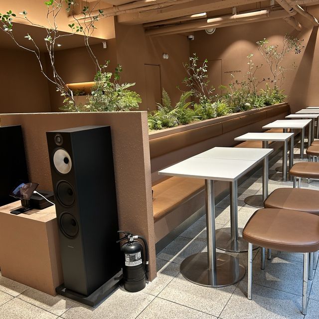 弘大入口駅！朝早くからやっているbakery cafe!