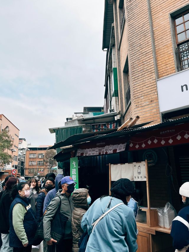 迪化街商圈👣一年一度的年貨大街🧧🥳