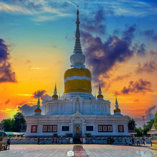 พระบรมธาตุนาดูน