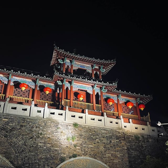 玄武門｜以玄武之澄波，印鍾山之蒼翠