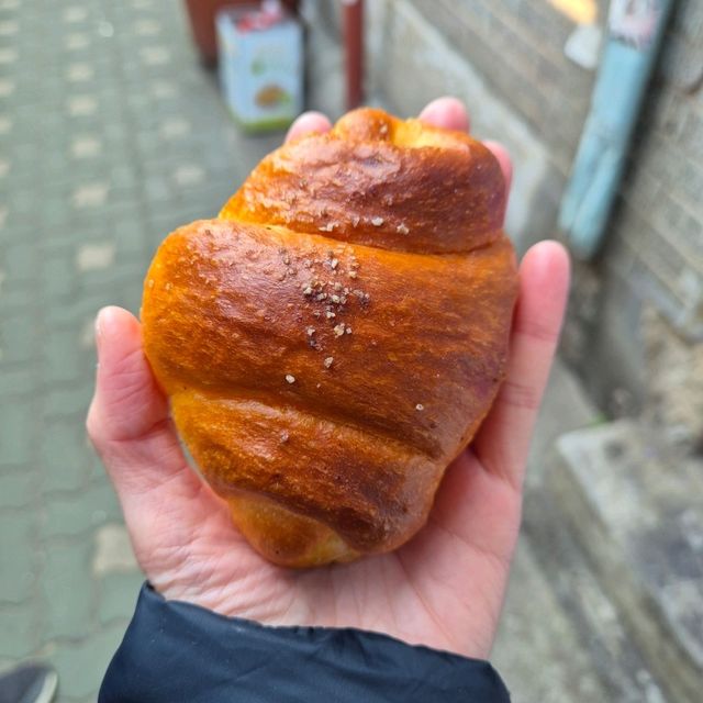 The Viral Jayeondo Salt Bread in Seoul