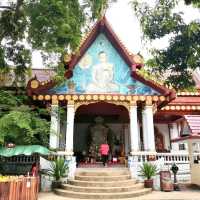 Exploring monumental temples in Koh Samui 🌴🌊