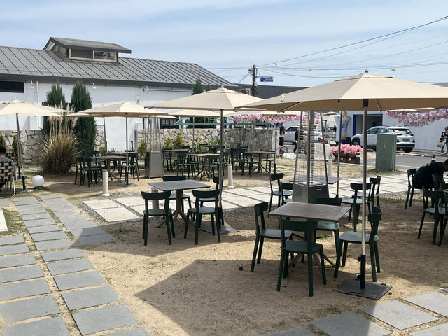 경주여행오면 카페는 여기로~! 황리단길 대형 한옥카페 ‘황남아덴’