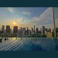 曼谷英迪格酒店：泳池，食物一流，推薦！