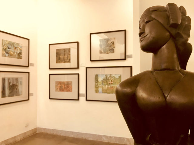 Explore the profound beauty and creativity of Vietnam’s art scene 🇻🇳