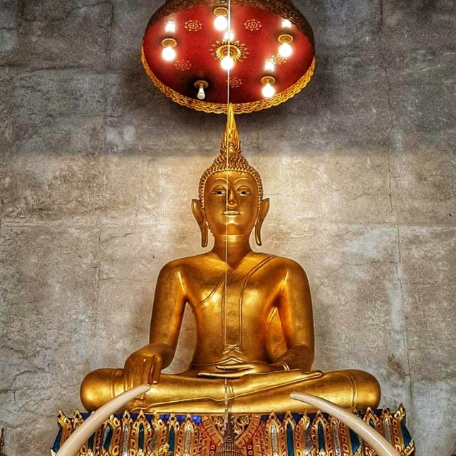 สักการะพระพุทธสุโขทัย ณ วัดราชสิงขร 