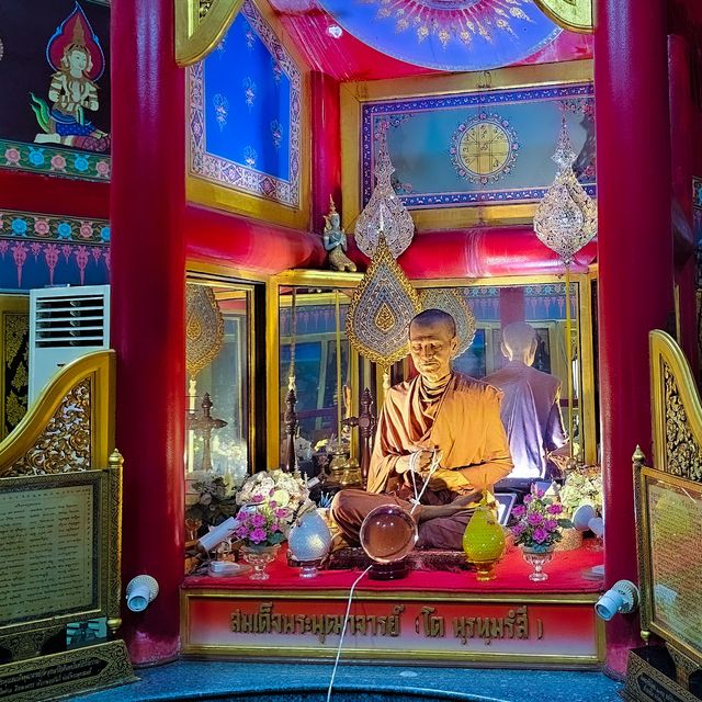 วัดอินทรวิหาร บางขุนพรหม บ่อน้ำมนต์ศักดิ์สิทธิ์