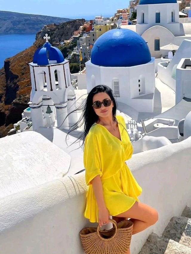 🇬🇷 Santorini: A Slice of Greek Paradise 🌅