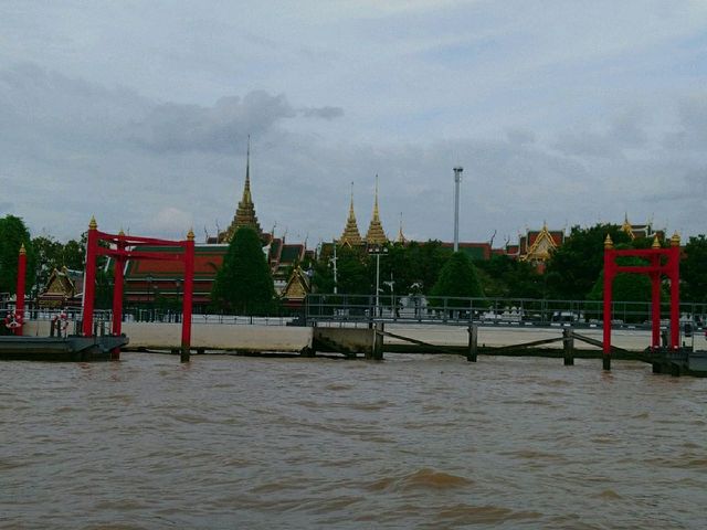 ล่องแม่น้ำเจ้าพระยา ชมวิวสองฟากฝั่ง