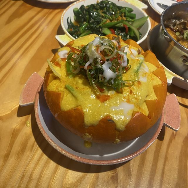 內有貓貓泰菜餐廳