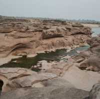สามพันโบก