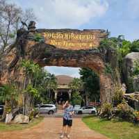 สวนสัตว์เปิดเขาเขียว จังหวัดชลบุรี