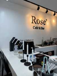 Rose’ Cafe คาเฟ่มินิมอลในปากเซ ลาวใต้