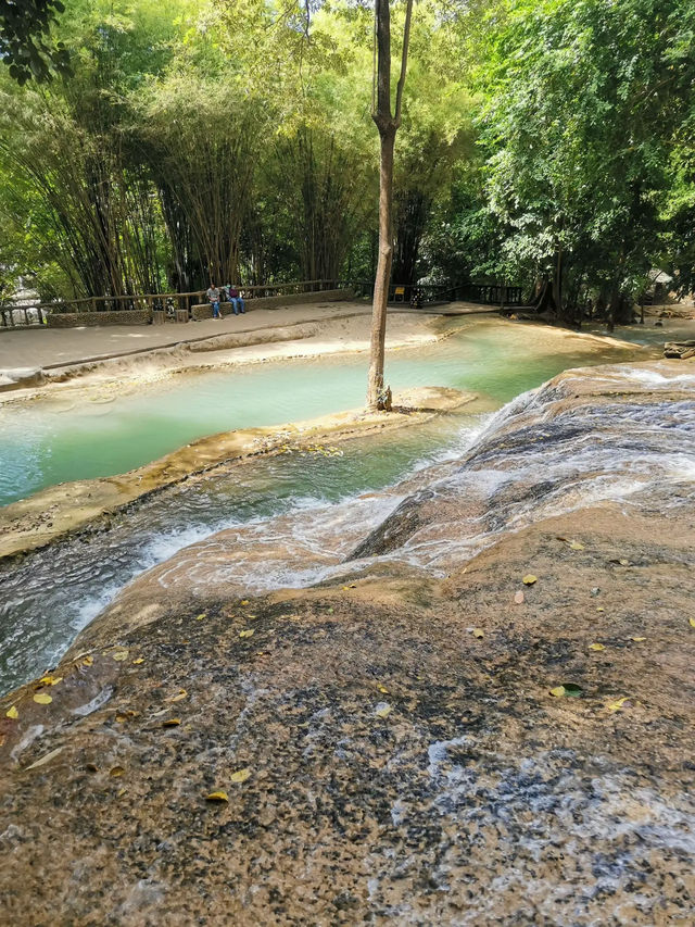 เที่ยวน้ำตกไทรโยคน้อย (น้ำตกเขาพัง)🏞️