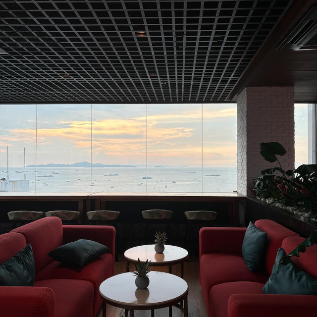 Mytt Hotel Pattaya ที่พักริมทะเลพัทยา