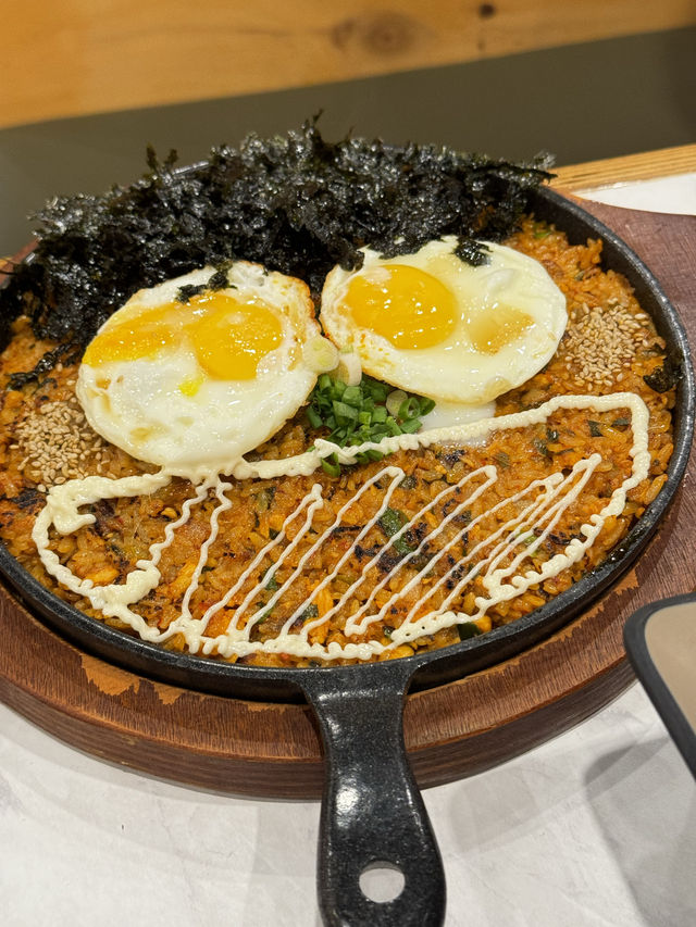이색적인 볶음밥과 닭구이가 맛있는 곳, 팔각도 광주 진월점