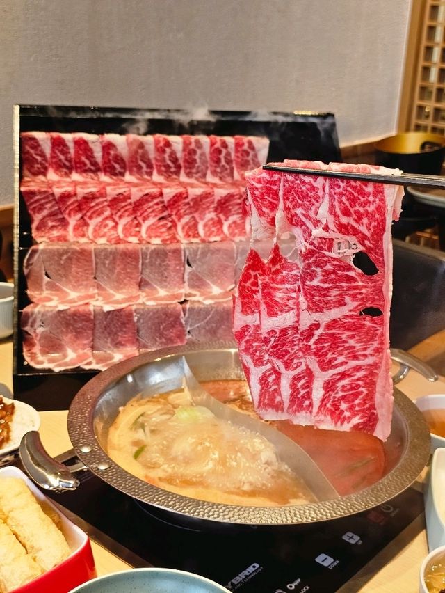 🍲台灣人氣爆紅排隊火鍋～肉多多