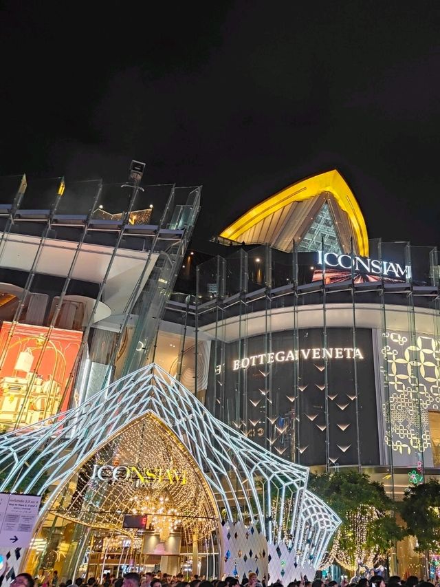 งานลอยกระทงที่ ICON SIAM